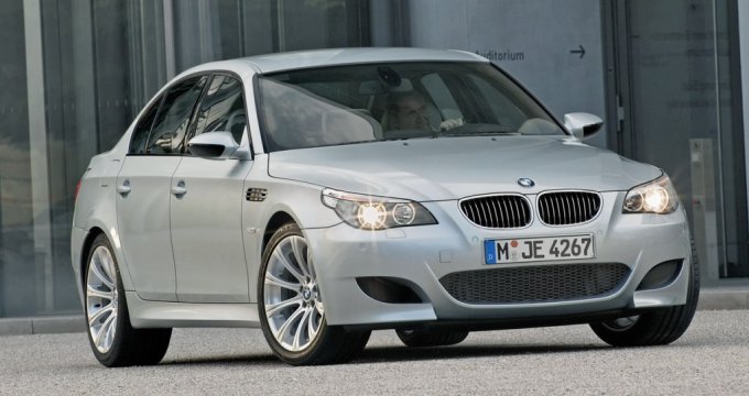 بمو M5