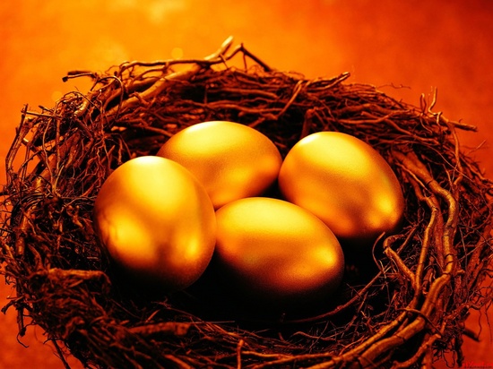 بطاقات عيد الفصح بأيديهم