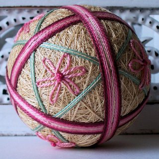 تيماري: كرات من الخيط تيماري: كرات من الخيط