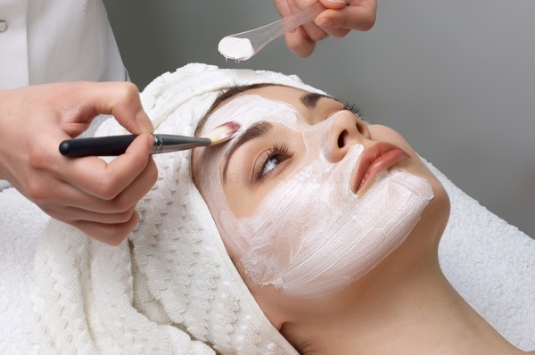ديمكسيد للوجه: تطبيق في التجميل