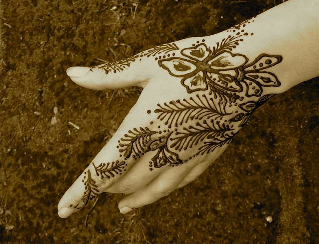 وشم الحناء في المنزل