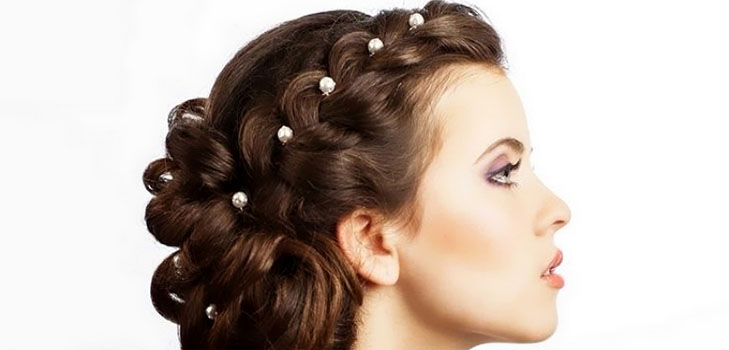 اكاليل وضفائر: تسريحات الأنثوية للعام الجديد