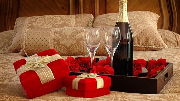 عيد الحب 2016: الهدايا الأصلية وأفضل تحيات في الآية