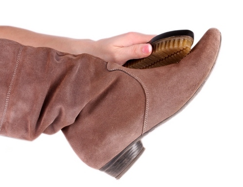 كيفية تنظيف الأحذية من جلد الغزال في المنزل