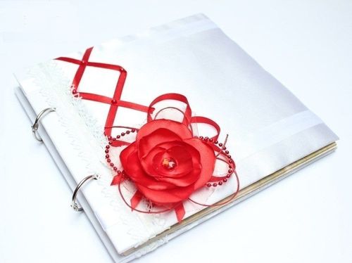 كتاب رغبات الزفاف بأيديهم