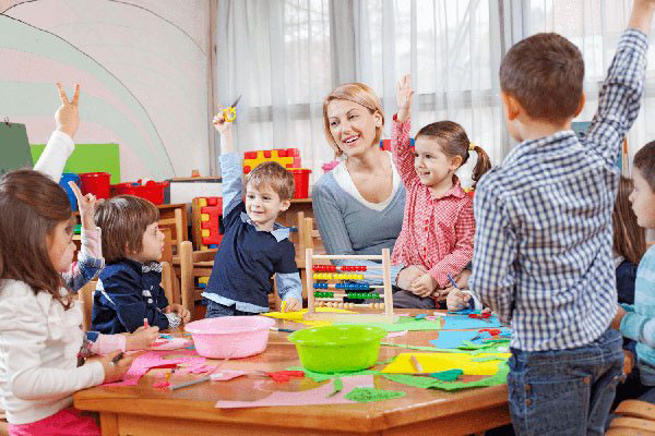 مسابقات يوم 8 مارس