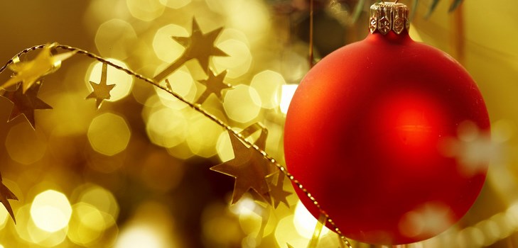 تهانينا للعام الجديد 2017 الديك للزملاء في العمل - مسؤول في النثر ومضحك في الآية. بطاقات لتهنئة الزملاء للعام الجديد