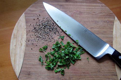 مربى الفراولة، ب، دار الضرب للنقود